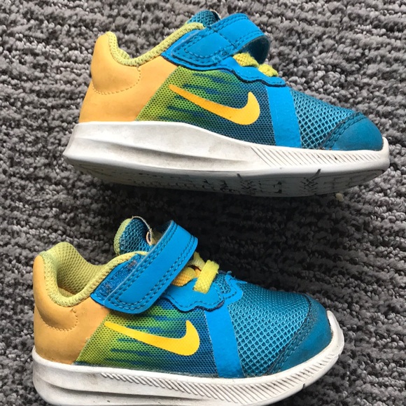 Baby Nikes - Picture 6 of 6